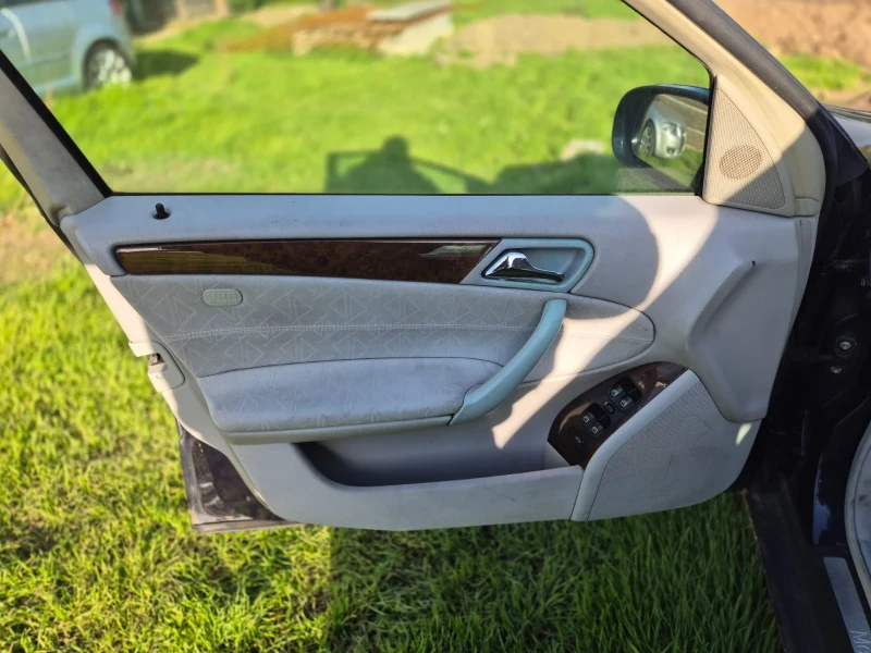 Mercedes-Benz C 200 Gas/benzin , снимка 8 - Автомобили и джипове - 52923302