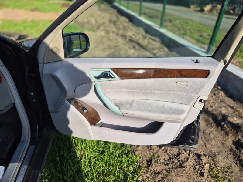 Mercedes-Benz C 200 Gas/benzin , снимка 5 - Автомобили и джипове - 52923302