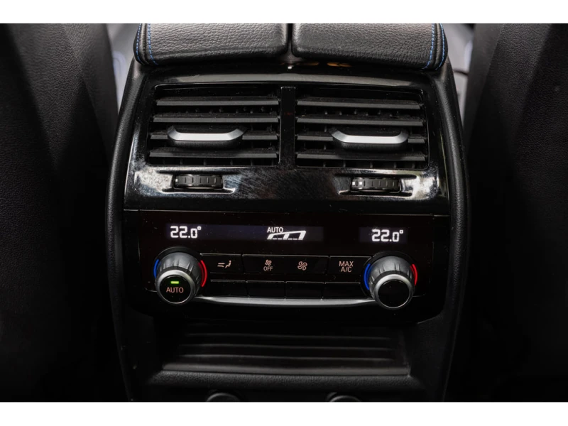 BMW 530 * 530i xDrive| NoAccident| Premium| DriverAssist| , снимка 9 - Автомобили и джипове - 52991000