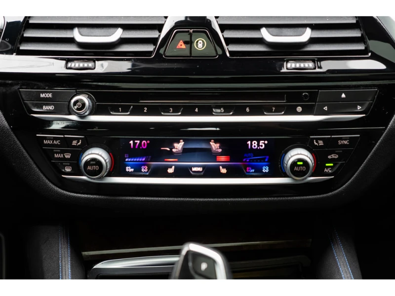 BMW 530 * 530i xDrive| NoAccident| Premium| DriverAssist| , снимка 15 - Автомобили и джипове - 52991000