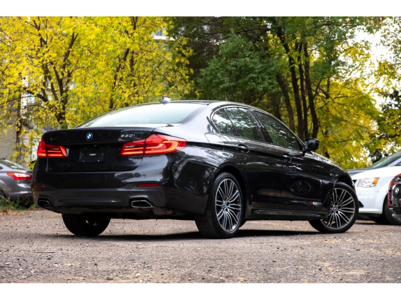 BMW 530 * 530i xDrive| NoAccident| Premium| DriverAssist| , снимка 3 - Автомобили и джипове - 52991000