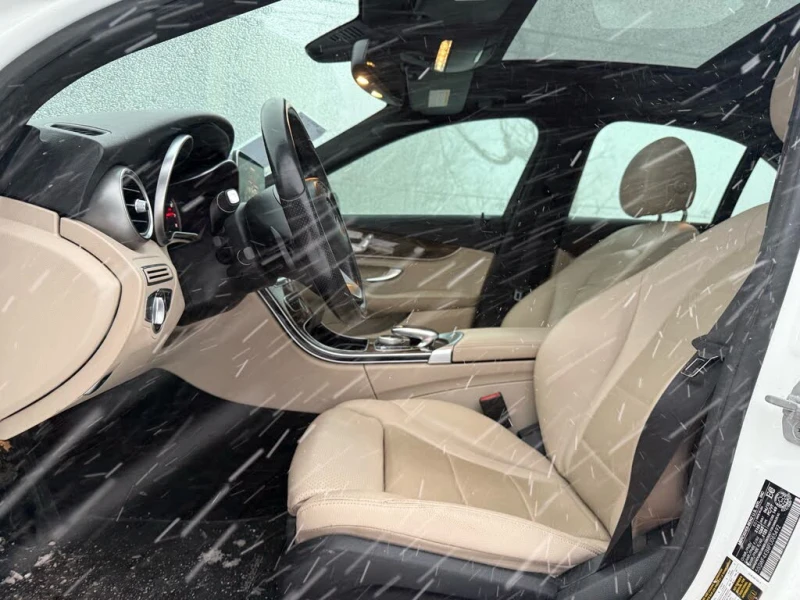 Mercedes-Benz C 300 AMG* B.SPOT* KEYLESS* PANORAMA* MULTIBEAM LED* , снимка 8 - Автомобили и джипове - 53085433