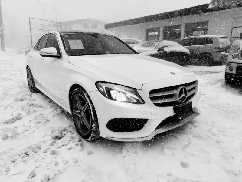 Mercedes-Benz C 300 AMG* B.SPOT* KEYLESS* PANORAMA* MULTIBEAM LED* , снимка 3 - Автомобили и джипове - 53085433