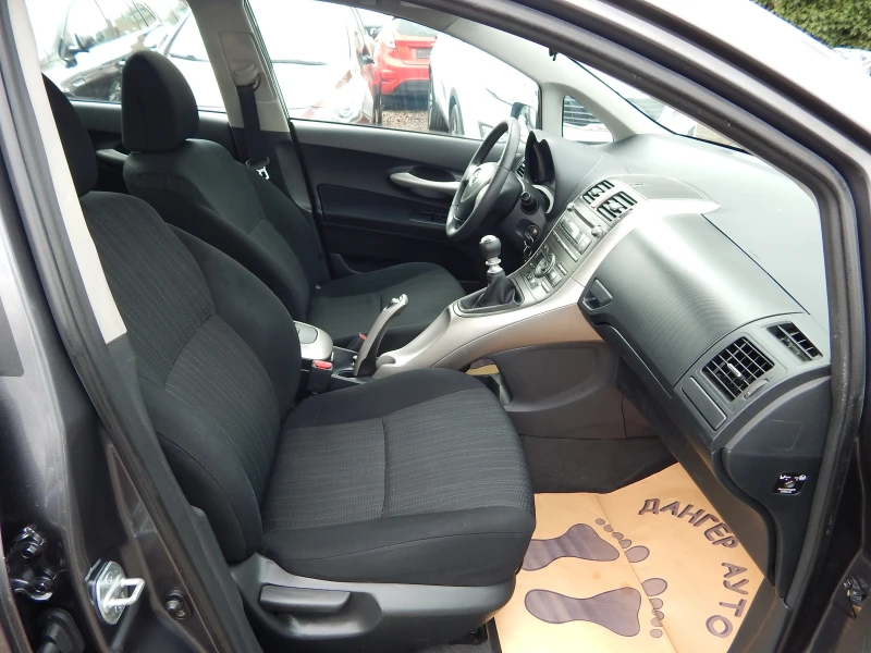 Toyota Auris 2.0D4D* 126k.* 6скорости* , снимка 16 - Автомобили и джипове - 53468235