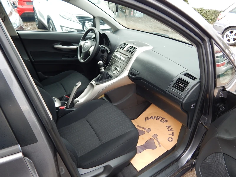 Toyota Auris 2.0D4D* 126k.* 6скорости* , снимка 15 - Автомобили и джипове - 53468235