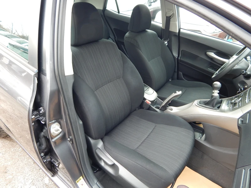 Toyota Auris 2.0D4D* 126k.* 6скорости* , снимка 17 - Автомобили и джипове - 53468235