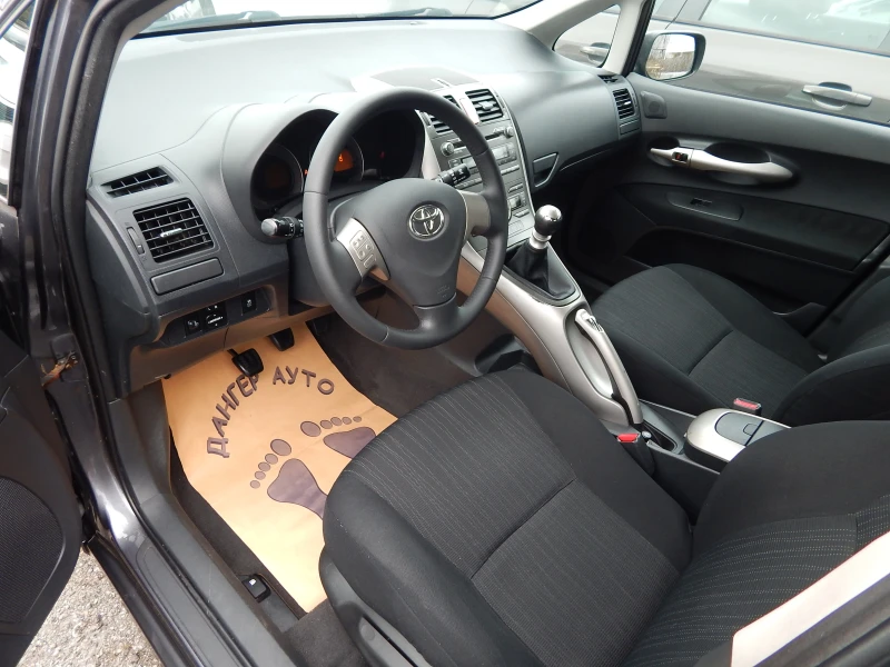 Toyota Auris 2.0D4D* 126k.* 6скорости* , снимка 10 - Автомобили и джипове - 53468235