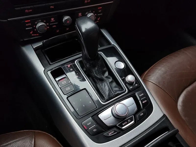 Audi A6 2.0 TDI, снимка 9 - Автомобили и джипове - 53685658