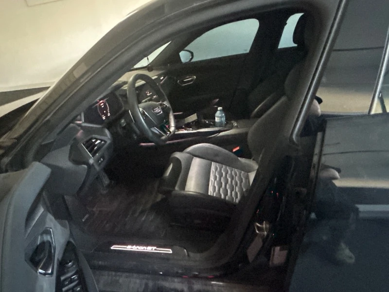 Audi E-Tron GT * quattro * CARFAX * ОПЦИЯ ЗА ФИНАНСИРАНЕ, снимка 5 - Автомобили и джипове - 55979637