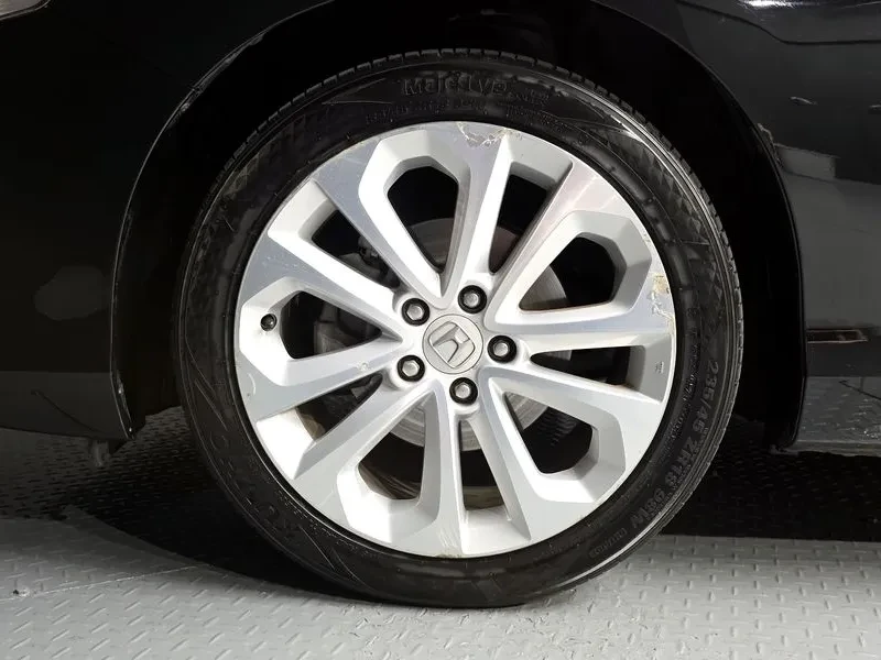 Honda Accord 3.5 9Th Generation, снимка 13 - Автомобили и джипове - 56020670