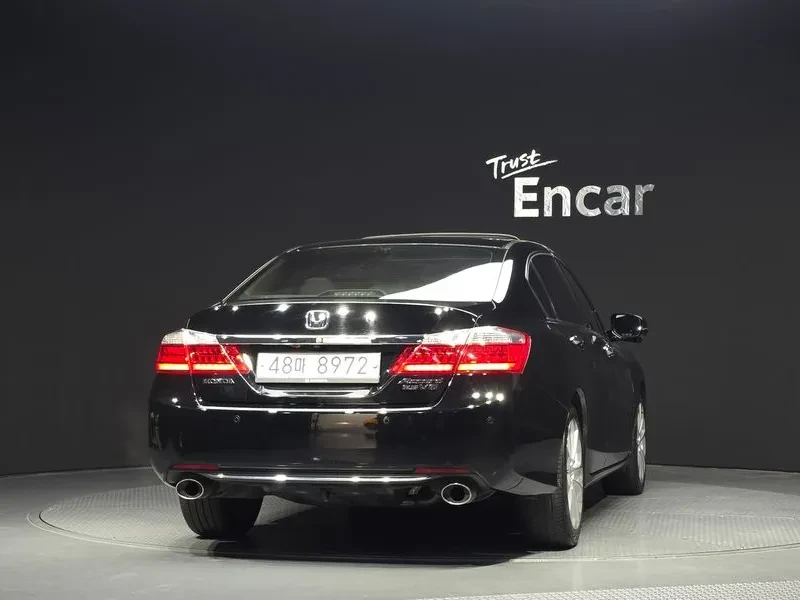 Honda Accord 3.5 9Th Generation, снимка 12 - Автомобили и джипове - 56020670