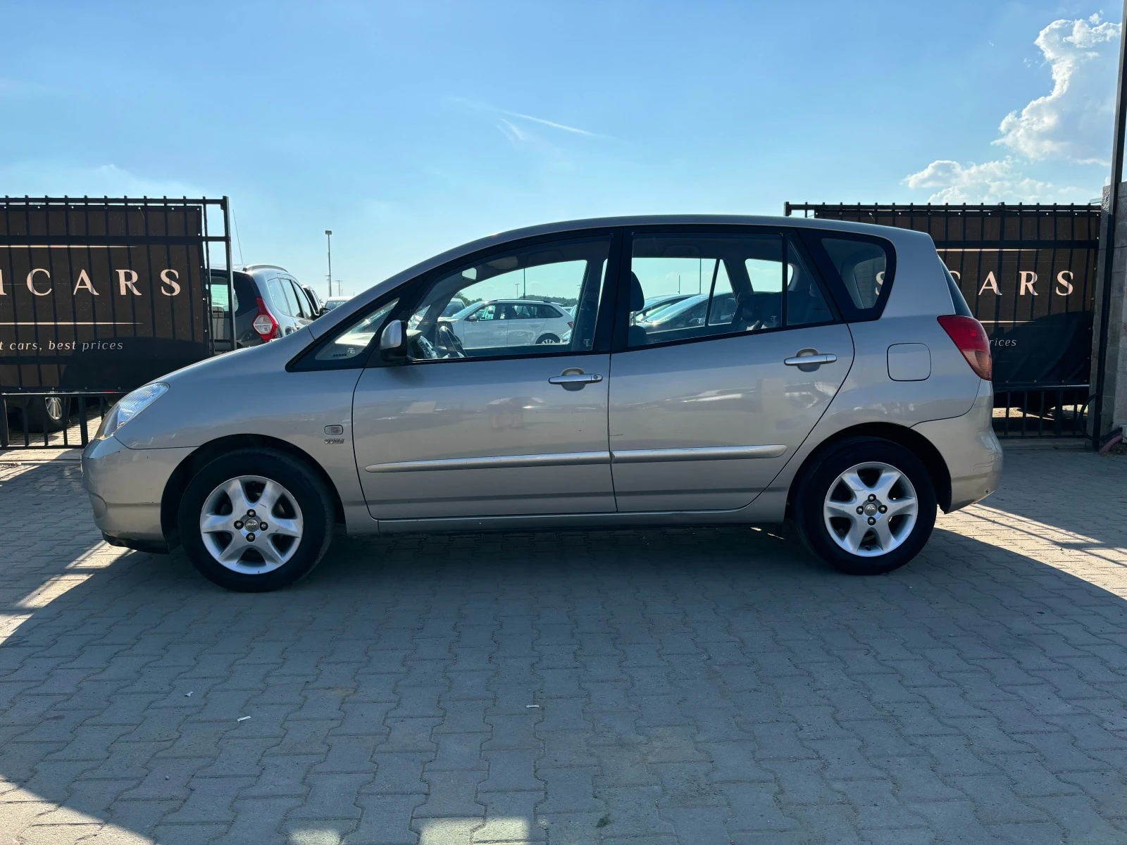 Toyota Corolla verso 1.6I - изображение 2