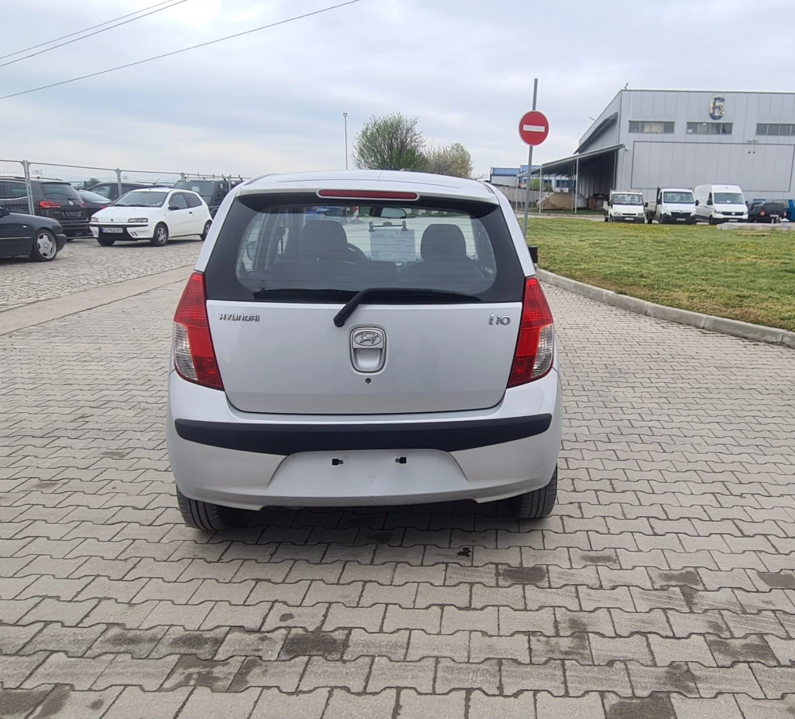 Hyundai I10 1.1 / Климатик/ Нов Внос - изображение 5