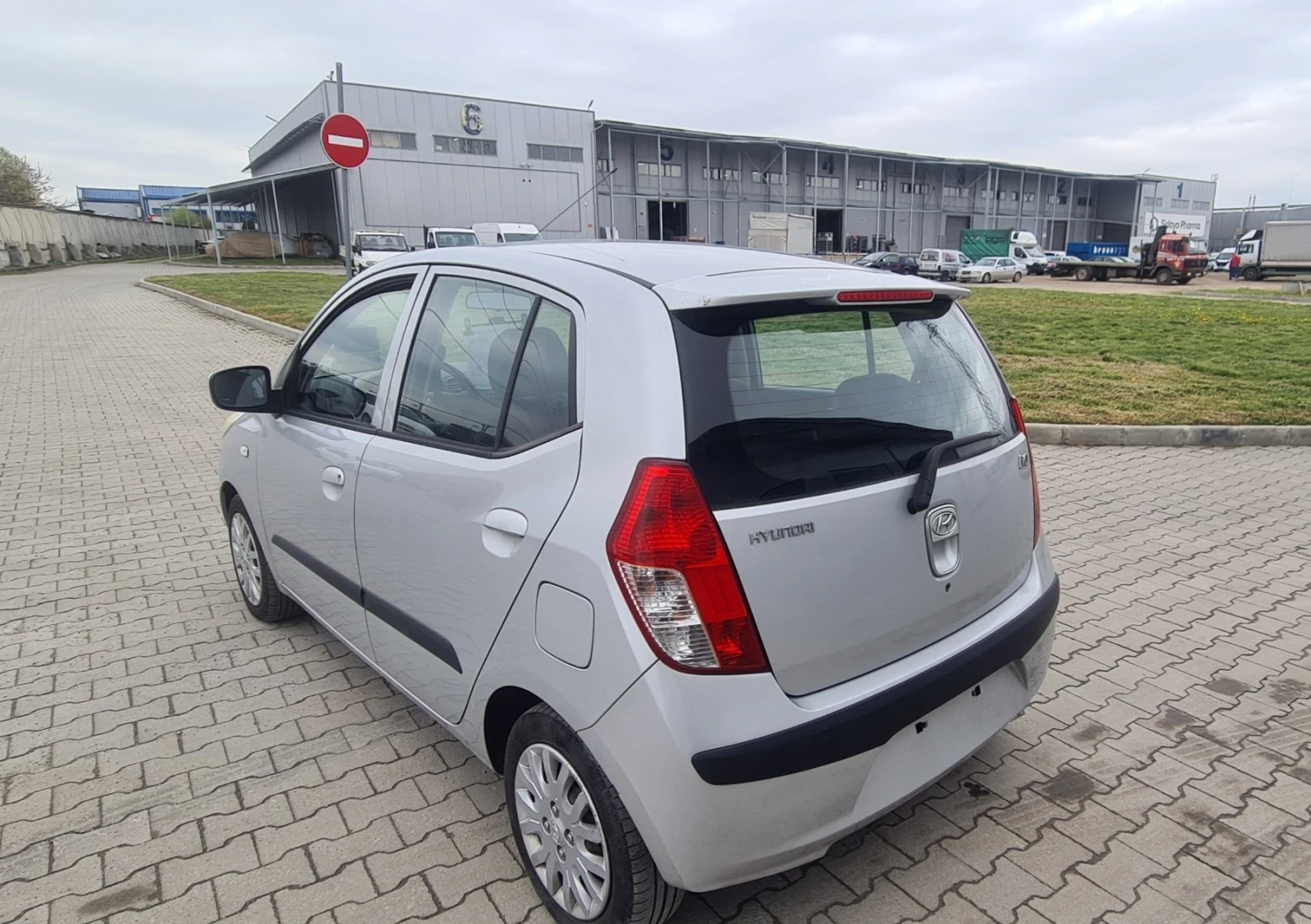 Hyundai I10 1.1 / Климатик/ Нов Внос - изображение 6