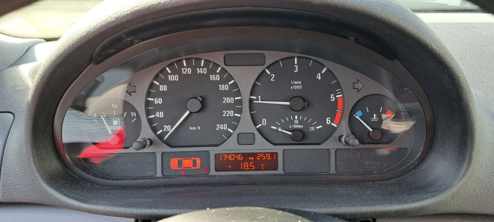 BMW 320  - изображение 6