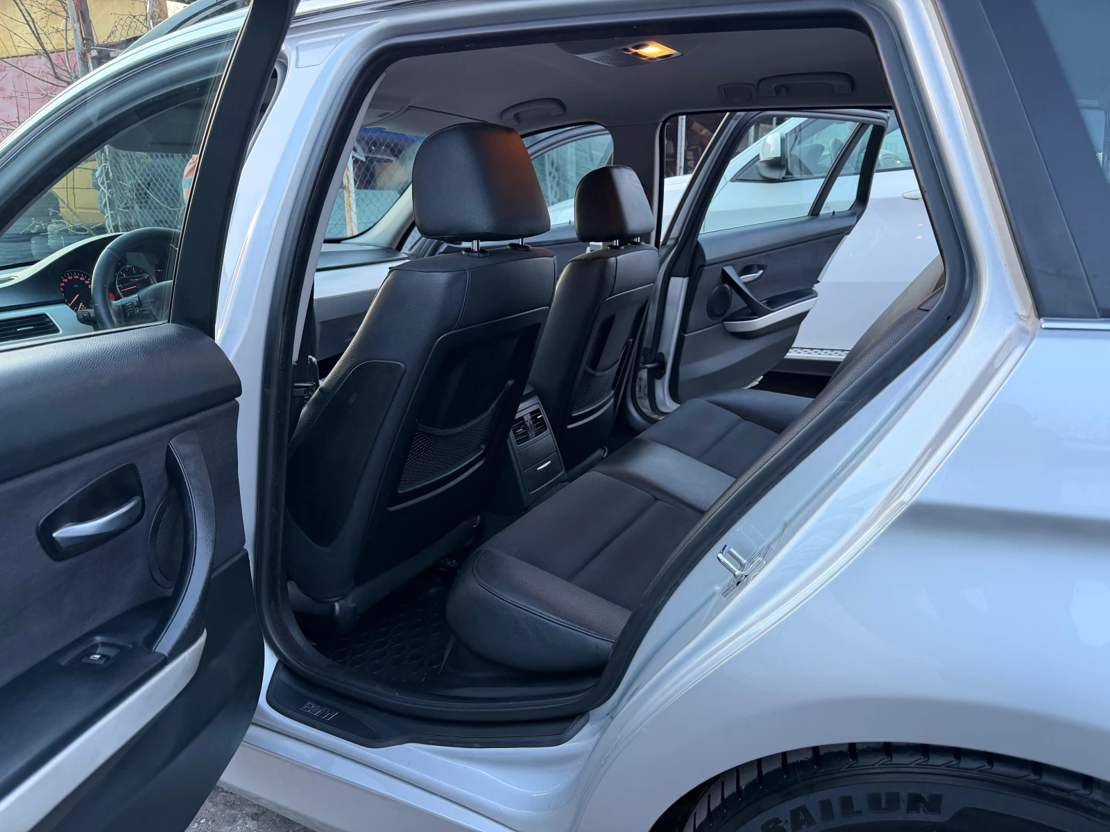 BMW 330 D 231HP AVTOMAT SPORT XENON KOJA RECARO NOVA 2008G, снимка 16 - Автомобили и джипове - 53865504