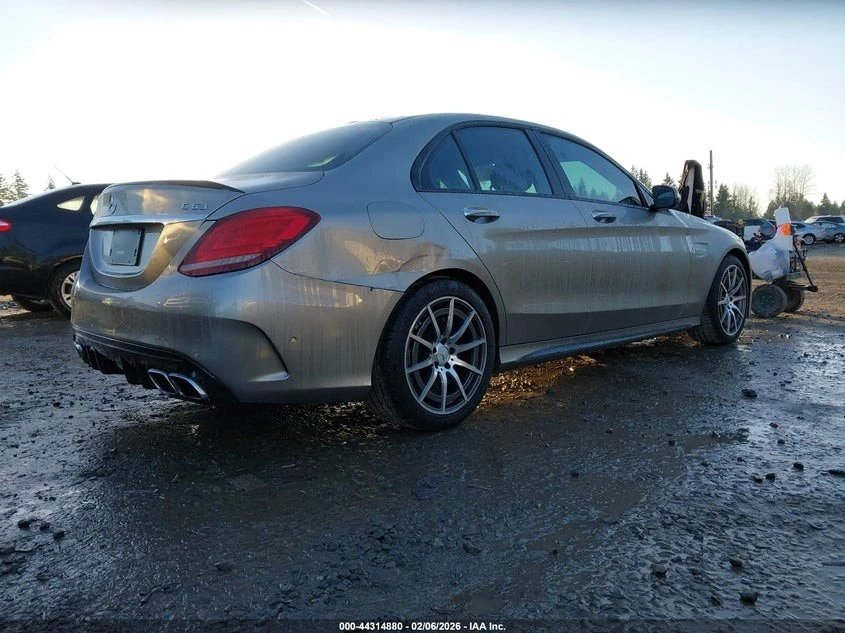 Mercedes-Benz C 63 AMG АВТО КРЕДИТ, снимка 8 - Автомобили и джипове - 53988590