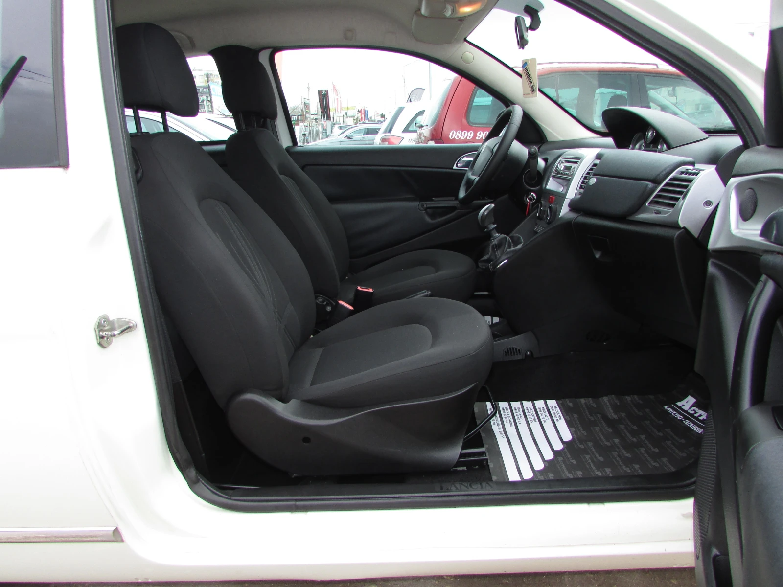 Lancia Ypsilon 1.2i DIVA EURO5, снимка 9 - Автомобили и джипове - 54091314