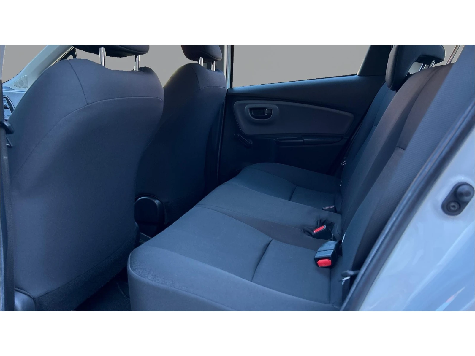 Toyota Yaris 1.5 HSD, Месечна вноска от 199  , снимка 12 - Автомобили и джипове - 55093525