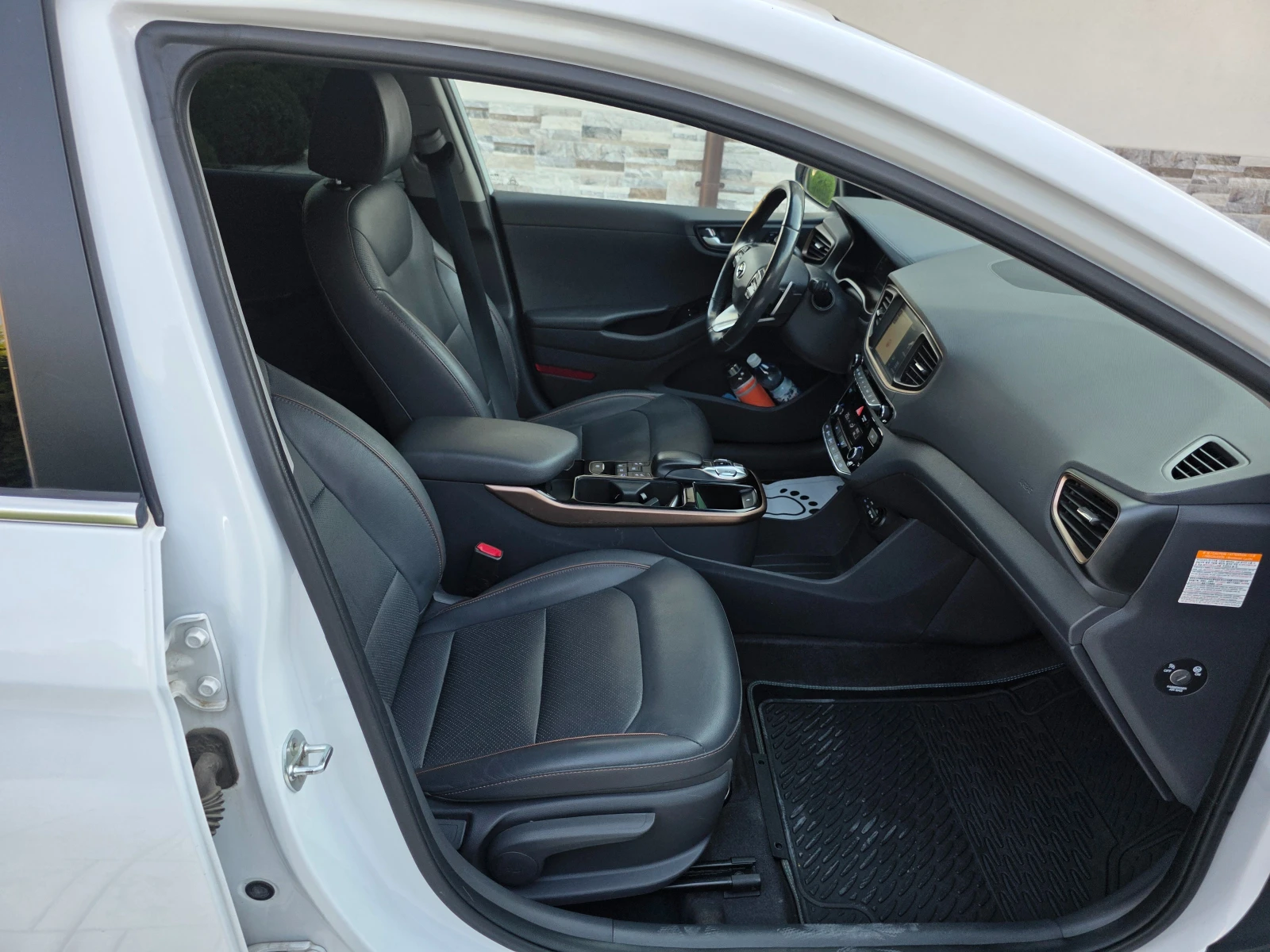 Hyundai Ioniq 3.8.3 KWh FULL ELECTRIC  FULL EKSTI KATO HOBA , снимка 14 - Автомобили и джипове - 55096143