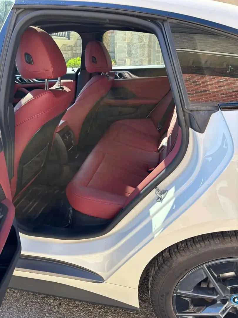 BMW i4 * eDrive35 * CARFAX * БЕЗ ПЪРВОНАЧАЛНА ВНОСКА, снимка 10 - Автомобили и джипове - 55153834