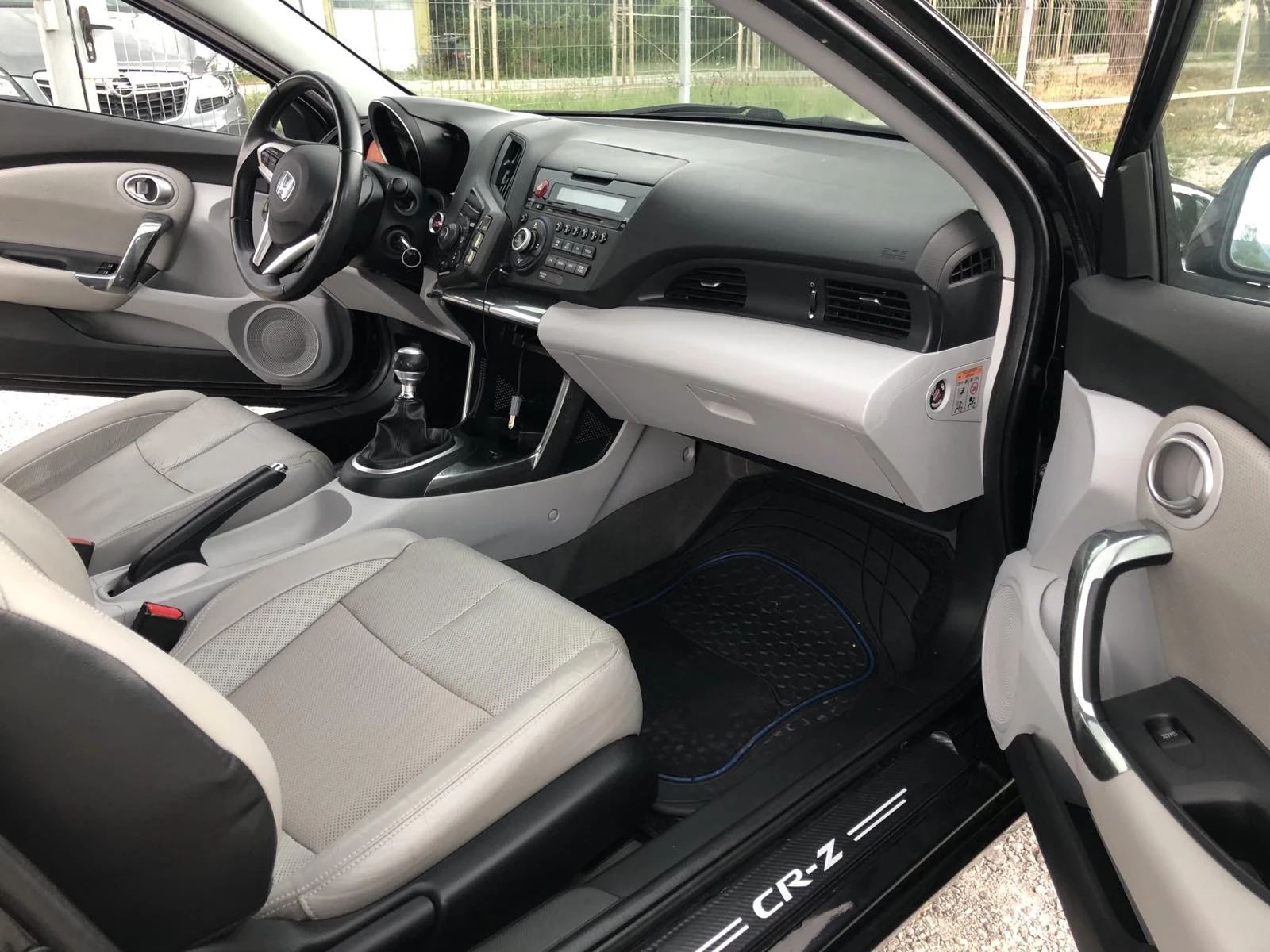 Honda Crz Hybrid Швейцария, снимка 8 - Автомобили и джипове - 55376412