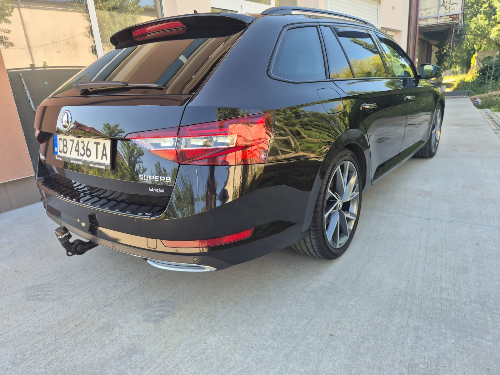 Skoda Superb 2.0 TDI Sportline 4x4, снимка 4 - Автомобили и джипове - 55471577