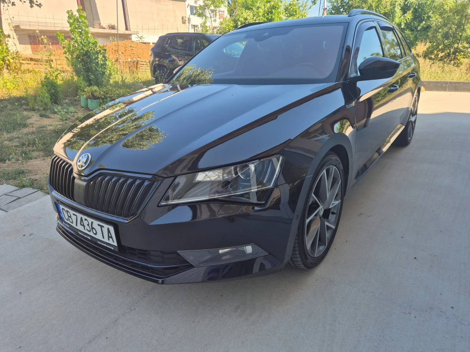 Skoda Superb 2.0 TDI Sportline 4x4, снимка 2 - Автомобили и джипове - 55471577