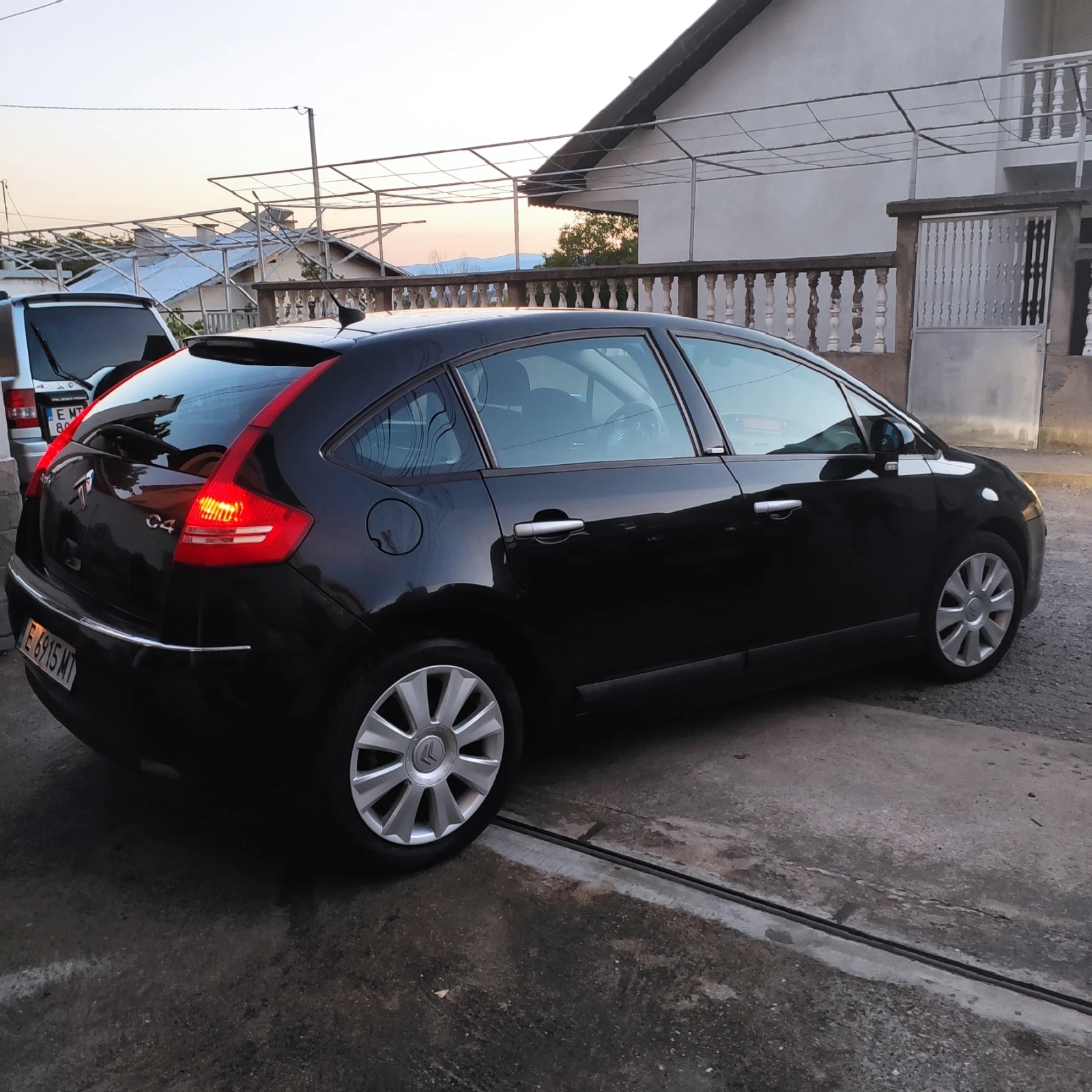 Citroen C4, снимка 2 - Автомобили и джипове - 55477598