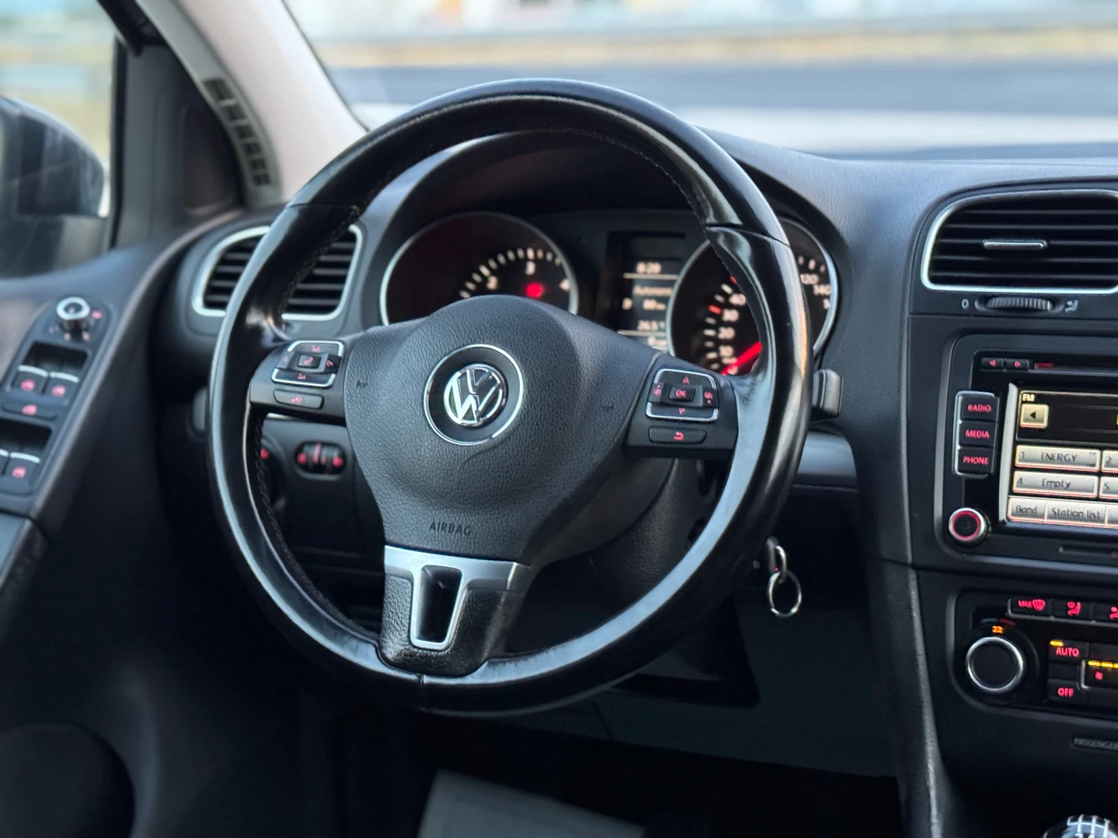 VW Golf * HIGHLINE* 2.0TDI* 140hp* NAVI* , снимка 10 - Автомобили и джипове - 55772111