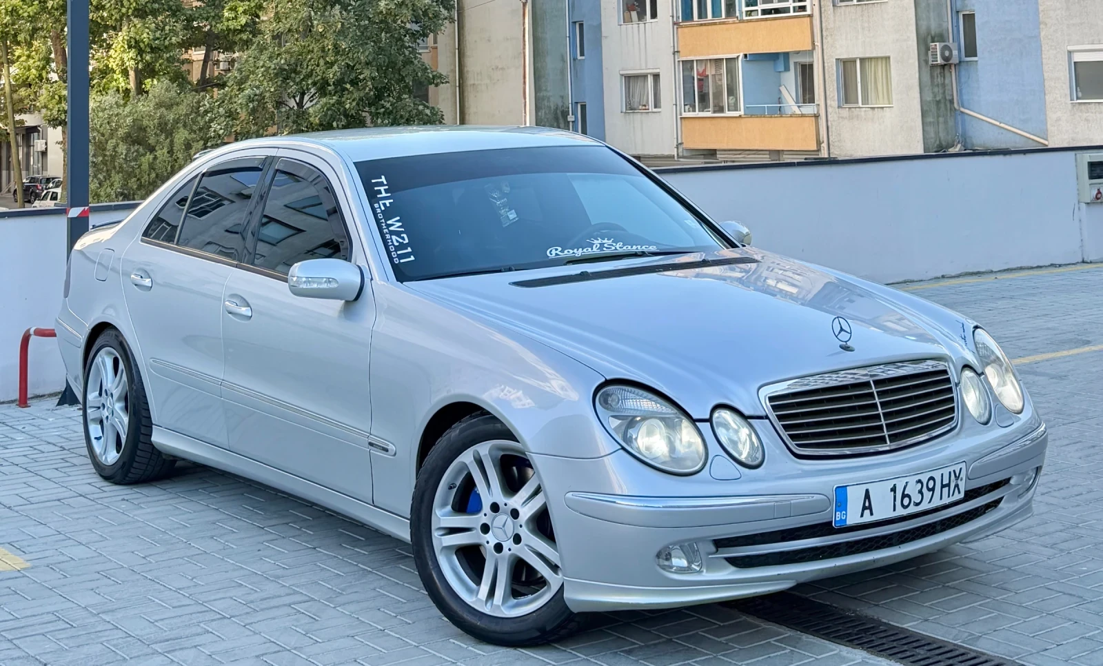 Mercedes-Benz E 320 204 к.с Редовия! Avantgarde , снимка 4 - Автомобили и джипове - 55879501