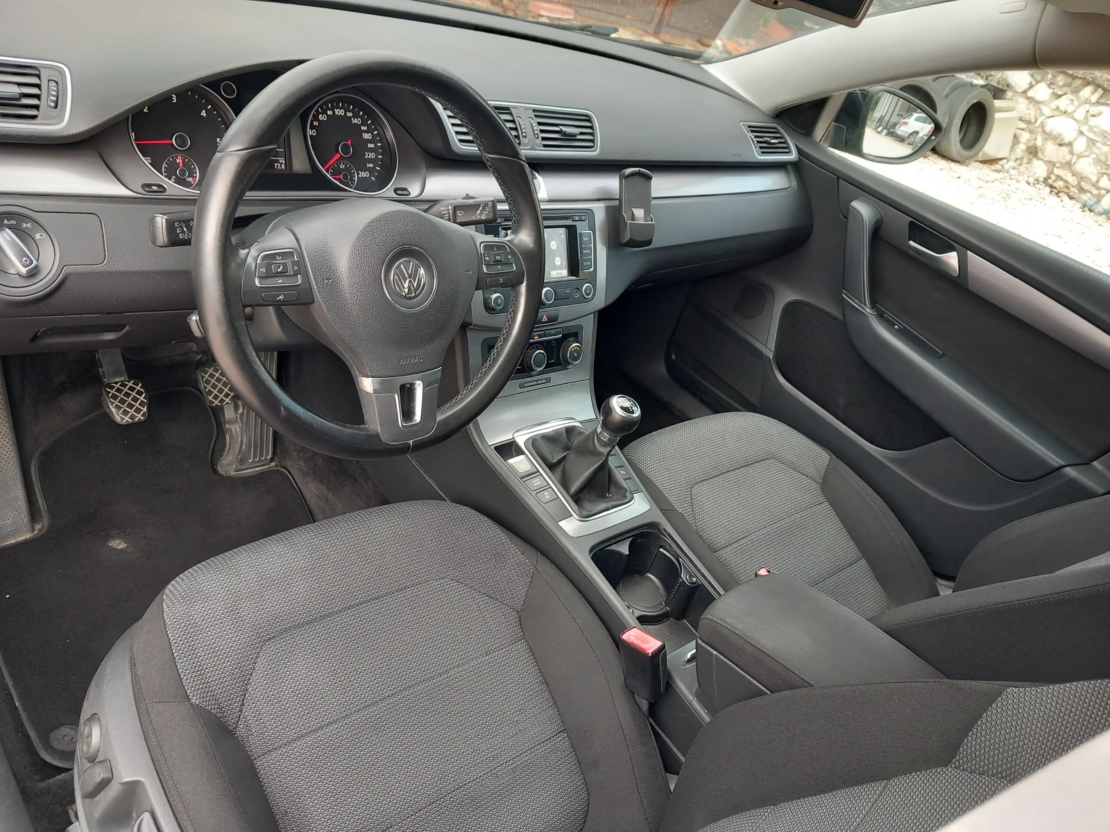 VW Passat 2.0TDI Navi 6ск 140кс, снимка 10 - Автомобили и джипове - 55944048