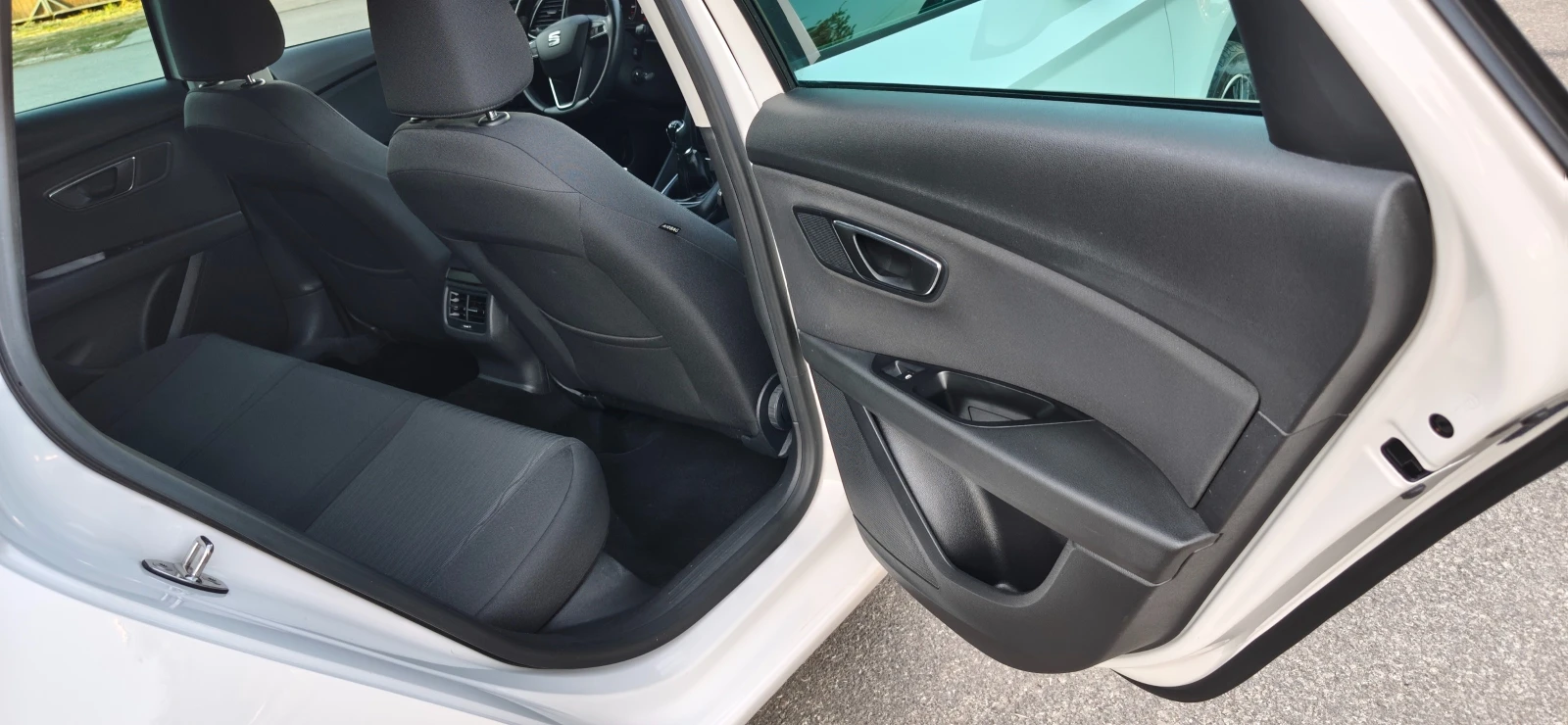 Seat Leon 1.2 TSI 105к.с * Matrix light* , снимка 14 - Автомобили и джипове - 55947504