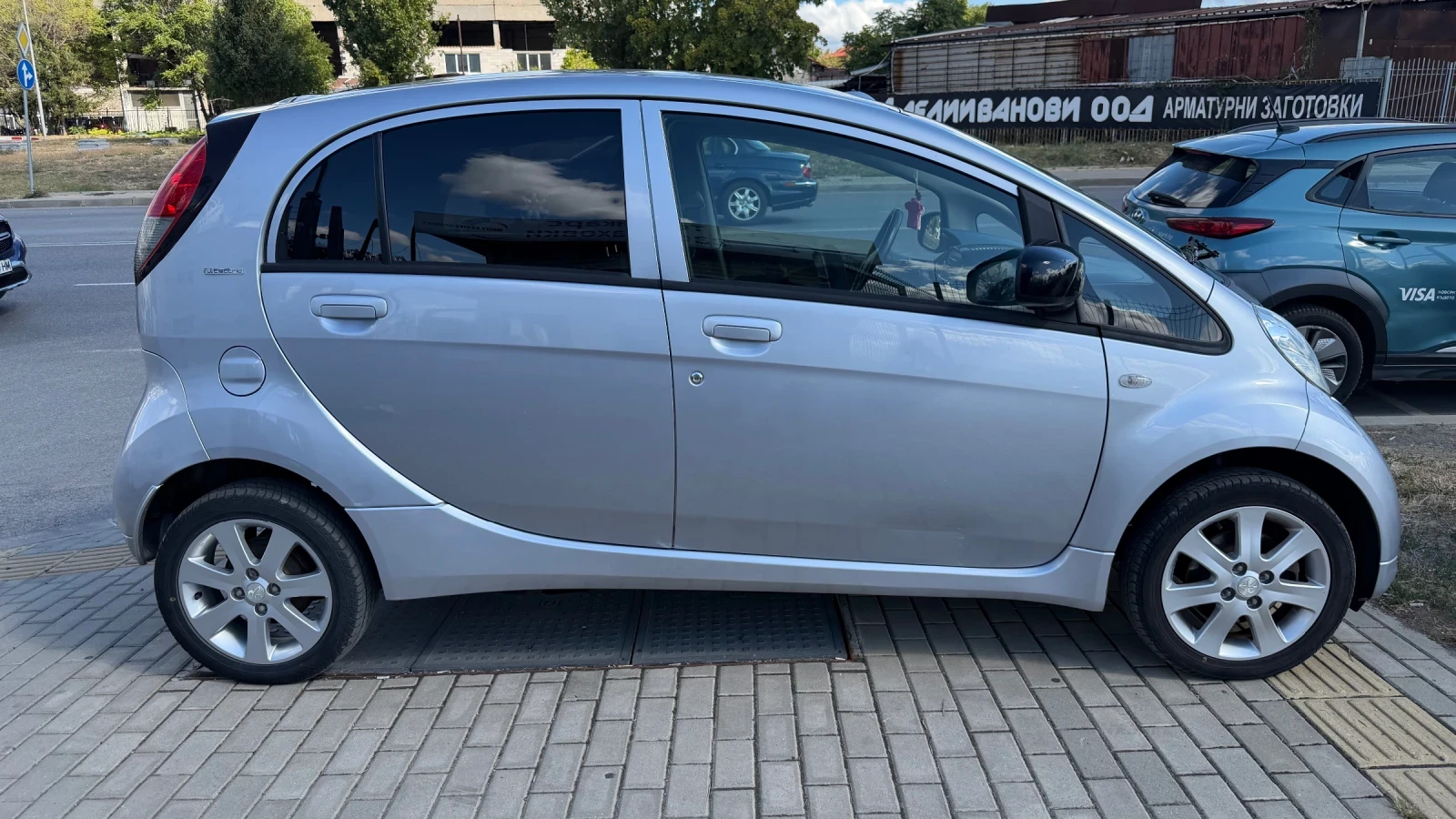 Peugeot iOn, снимка 5 - Автомобили и джипове - 56242541