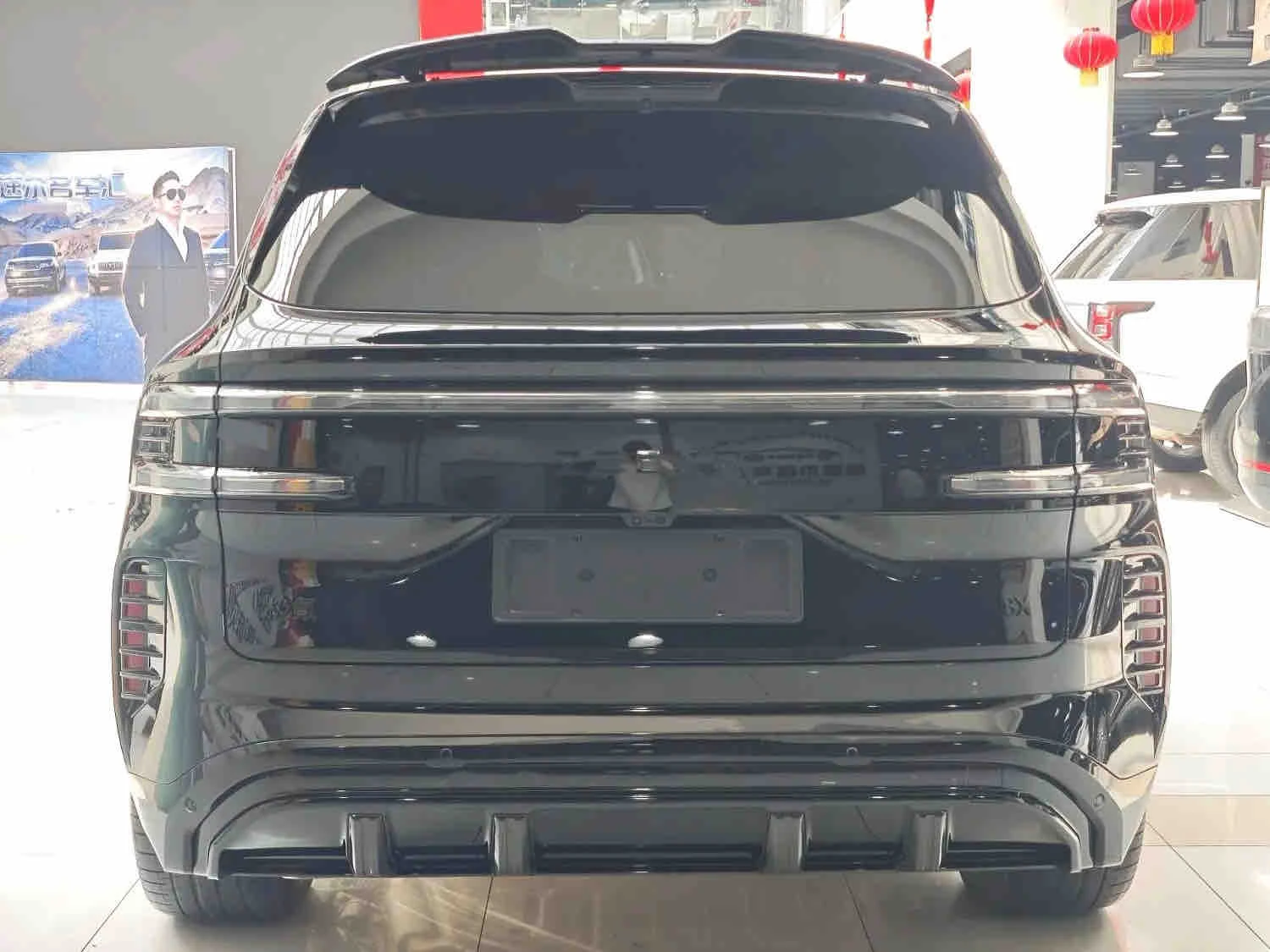 Zeekr 9X 8x YAOYING | 1401 �.�. | 70 kWh | AWD 4X4 | FULL | Mobile.bg � ����������� 8