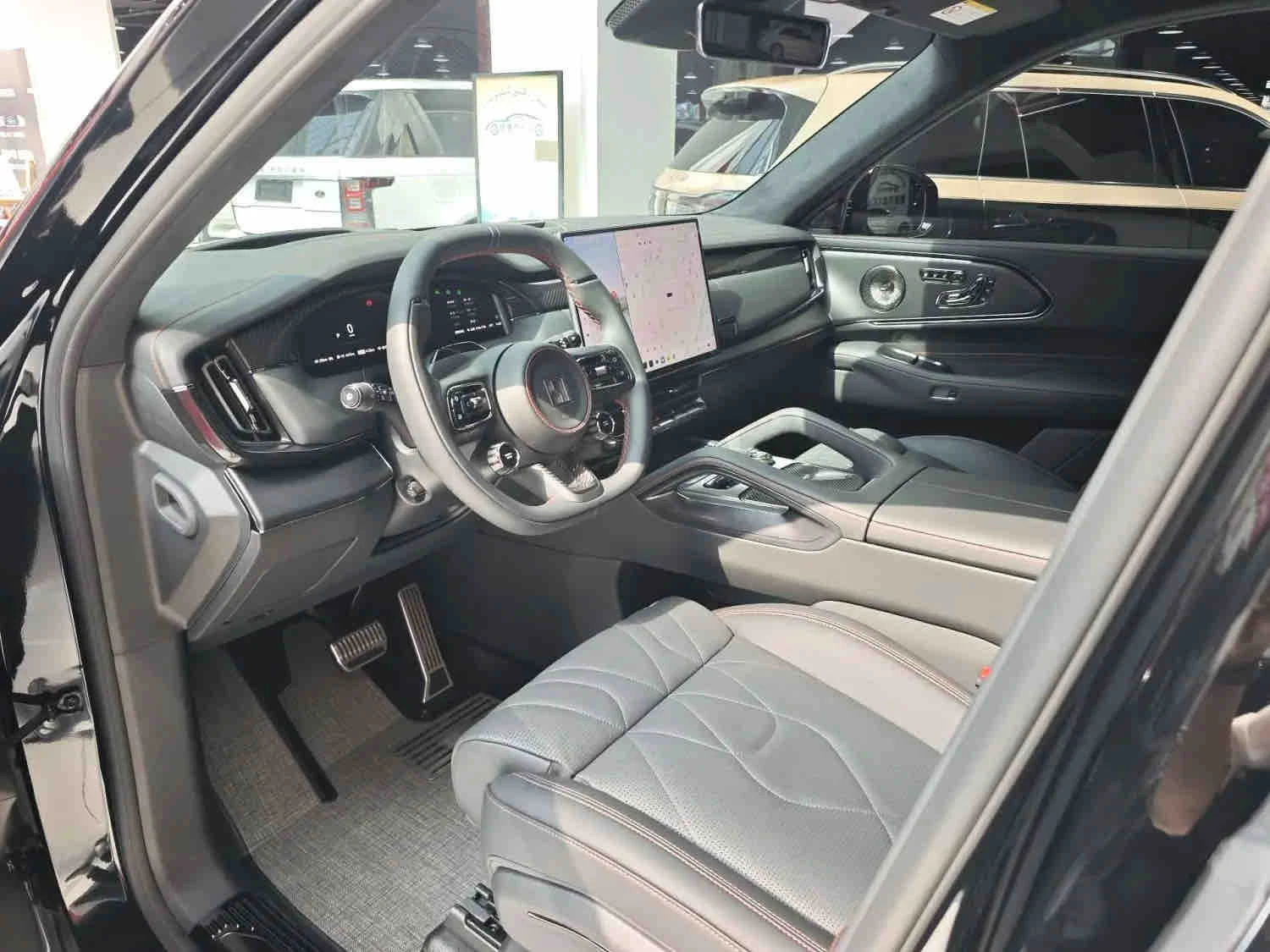 Zeekr 9X 8x YAOYING | 1401 �.�. | 70 kWh | AWD 4X4 | FULL | Mobile.bg � ����������� 4