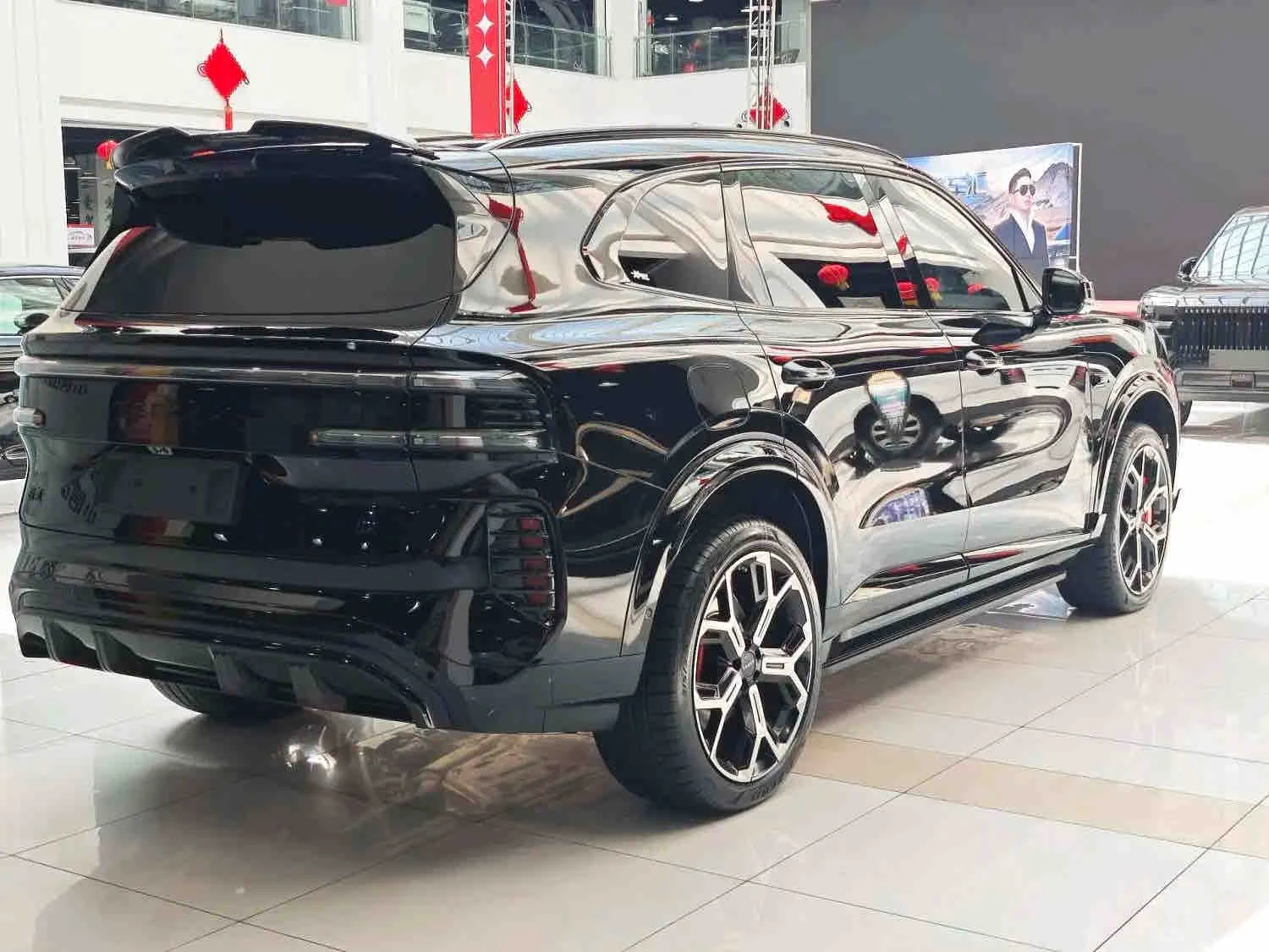 Zeekr 9X 8x YAOYING | 1401 �.�. | 70 kWh | AWD 4X4 | FULL | Mobile.bg � ����������� 7