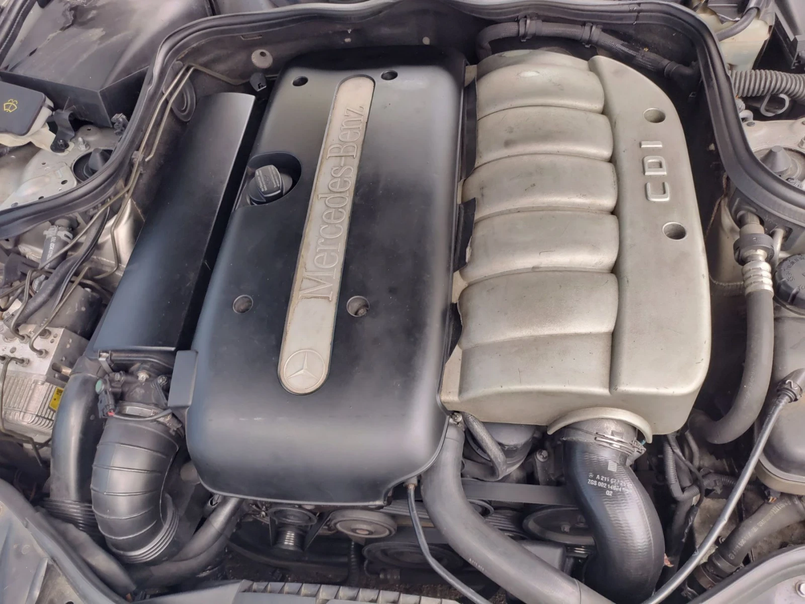 Mercedes-Benz E 270, снимка 3 - Автомобили и джипове - 56553151