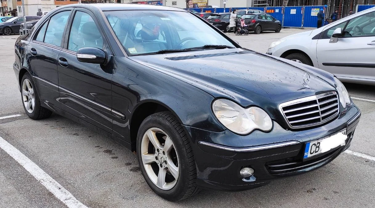 Mercedes-Benz C 220, снимка 7 - Автомобили и джипове - 56611460