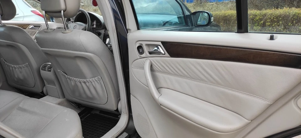 Mercedes-Benz C 220, снимка 9 - Автомобили и джипове - 56611460