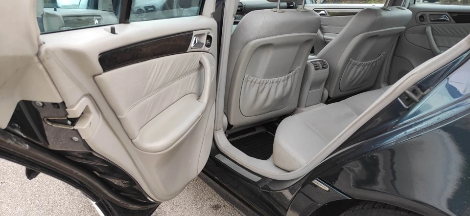 Mercedes-Benz C 220, снимка 10 - Автомобили и джипове - 56611460