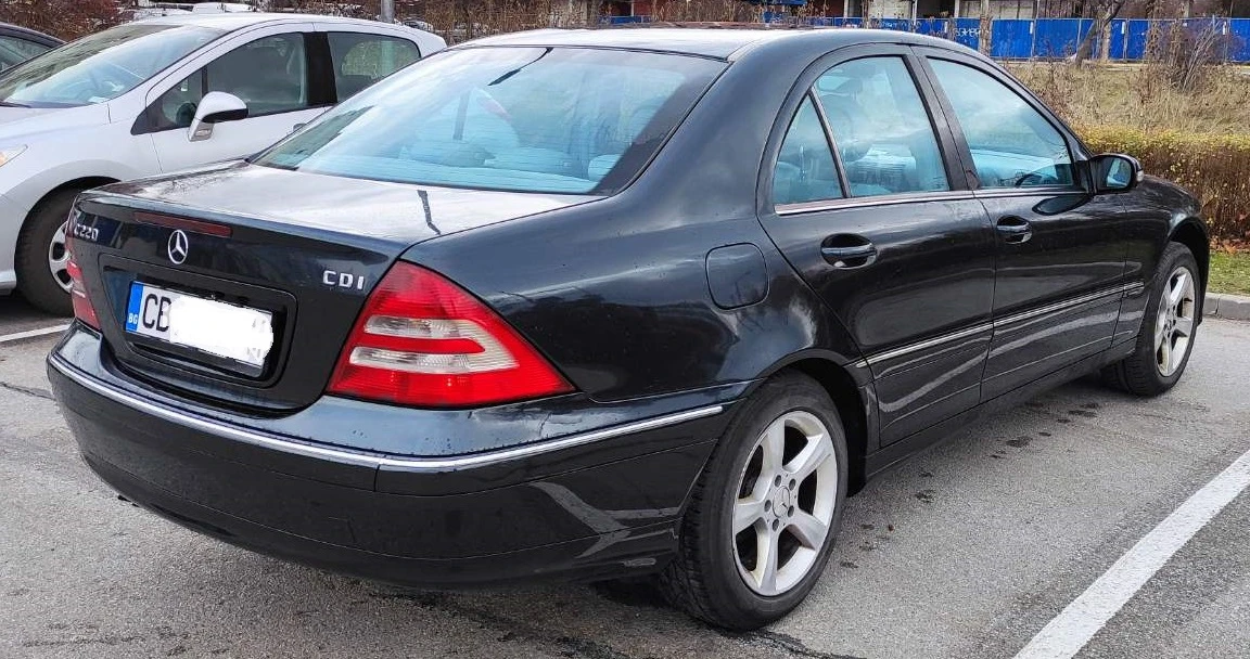 Mercedes-Benz C 220, снимка 5 - Автомобили и джипове - 56611460