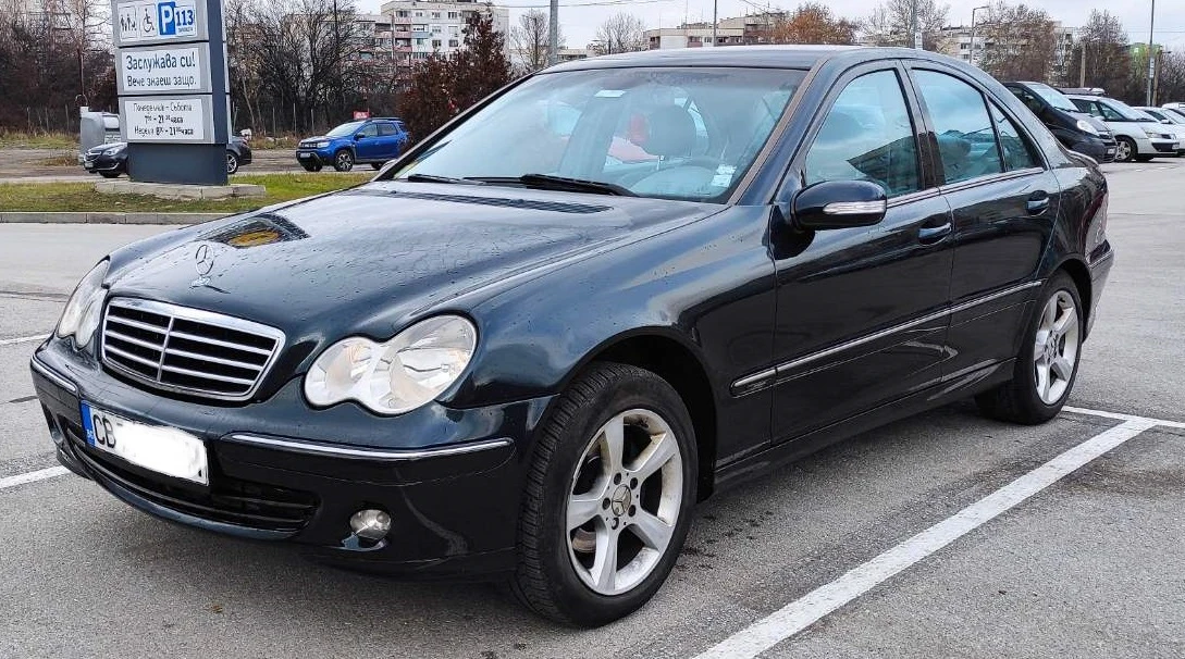 Mercedes-Benz C 220, снимка 2 - Автомобили и джипове - 56611460