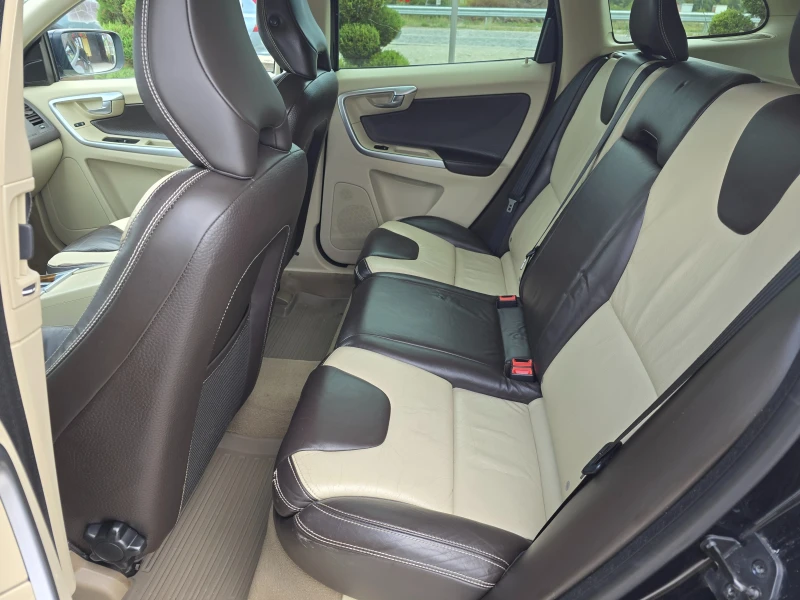 Volvo XC60 2.4 D АВТОМАТИК !! РЕАЛНИ КМ !!, снимка 15 - Автомобили и джипове - 51939774