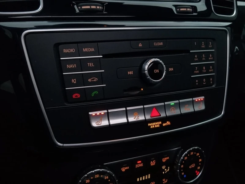 Mercedes-Benz GLE 400 * AMG/NIGHT PKG* DISTRONIC* NAV* 360 CAMERA* LED *, снимка 15 - Автомобили и джипове - 52928013