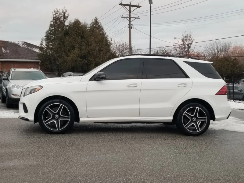 Mercedes-Benz GLE 400 * AMG/NIGHT PKG* DISTRONIC* NAV* 360 CAMERA* LED *, снимка 3 - Автомобили и джипове - 52928013