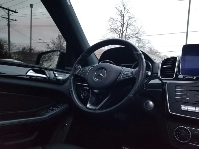 Mercedes-Benz GLE 400 * AMG/NIGHT PKG* DISTRONIC* NAV* 360 CAMERA* LED *, снимка 8 - Автомобили и джипове - 52928013