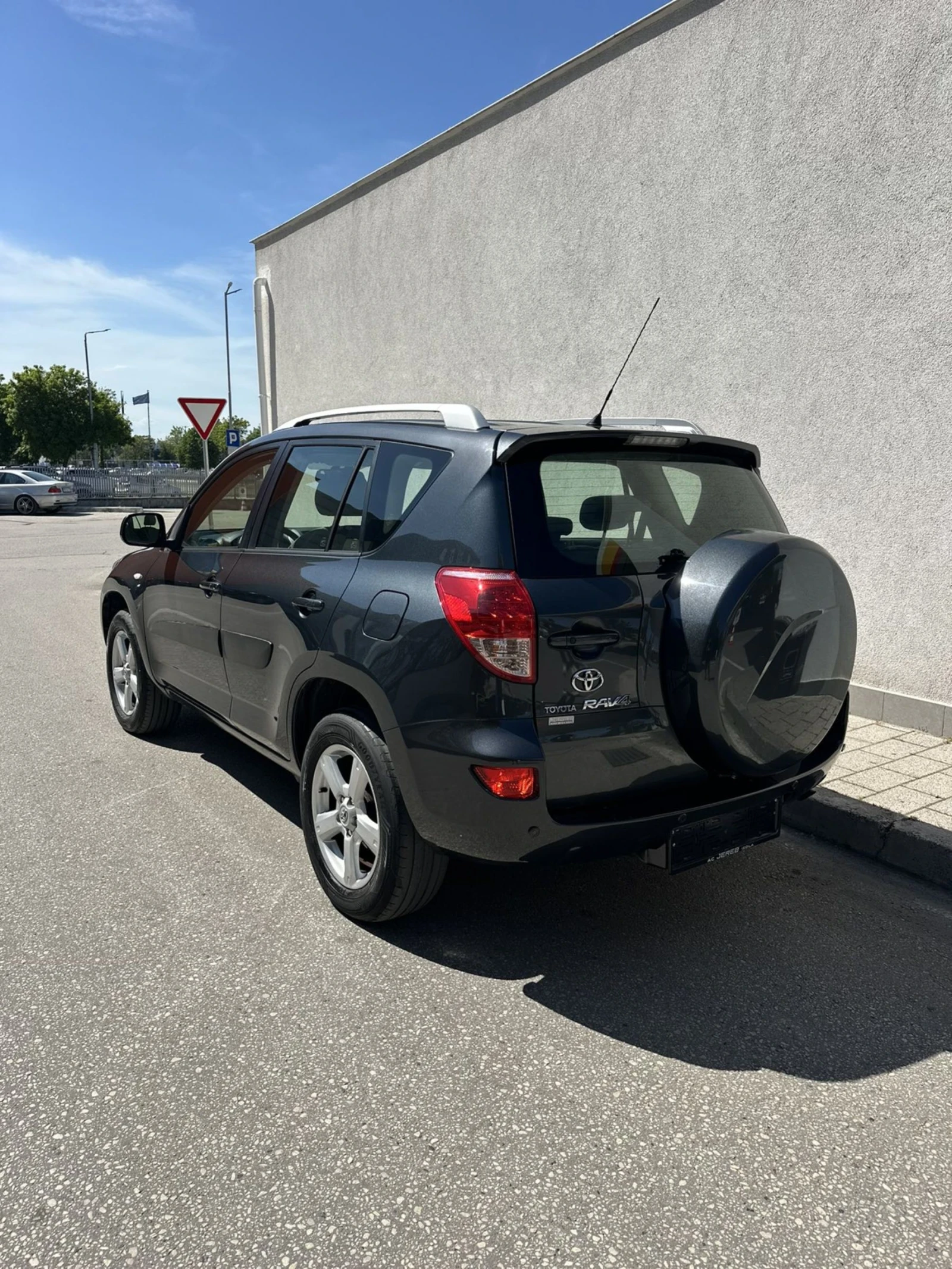 Toyota Rav4 2.0, Бензин, 152к.с, 4x4, Климатроник  - изображение 4