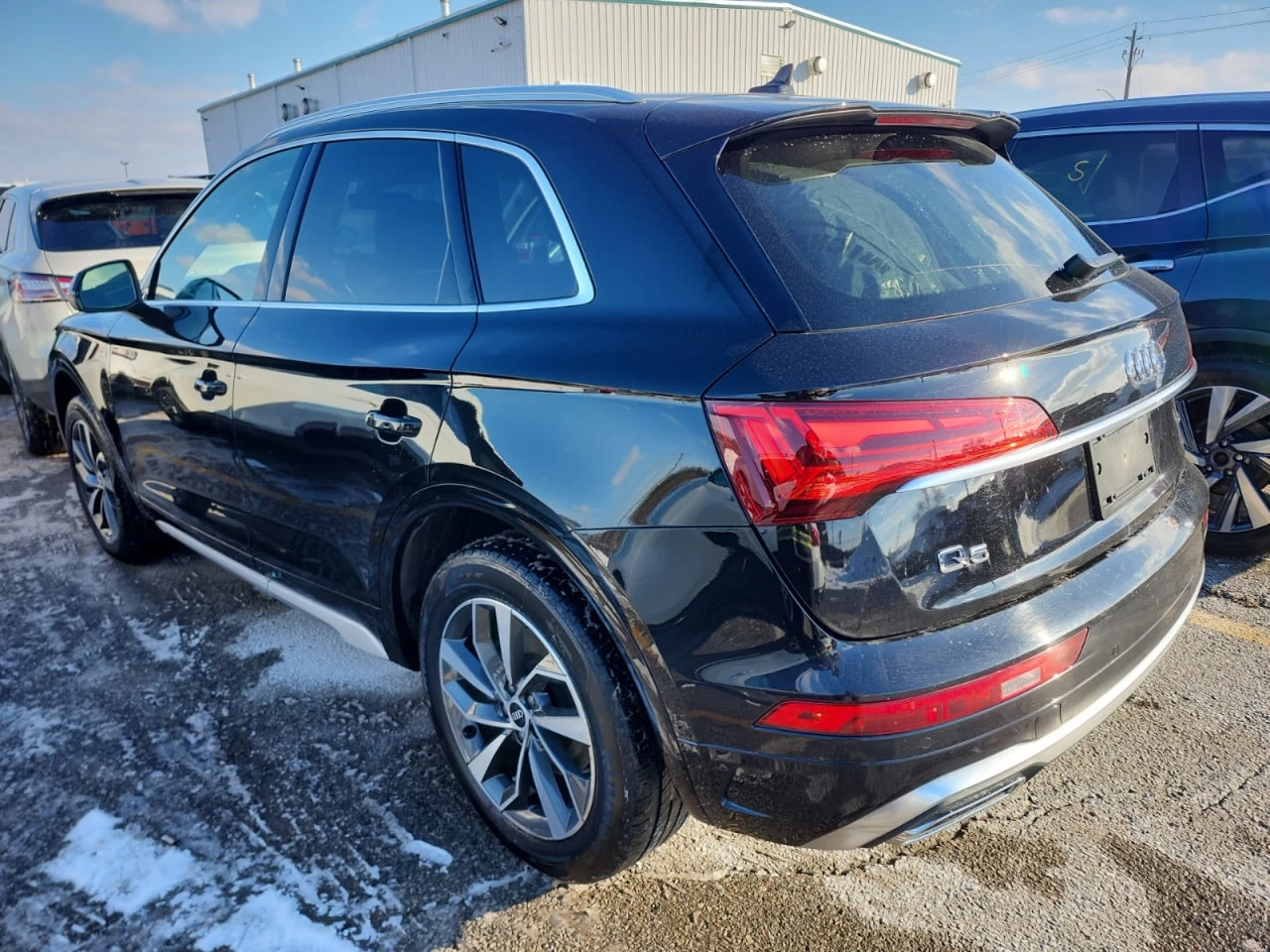 Audi Q5 * АВТО КРЕДИТ* ЦЕНА ДО БГ * Сервизна история *  - изображение 4