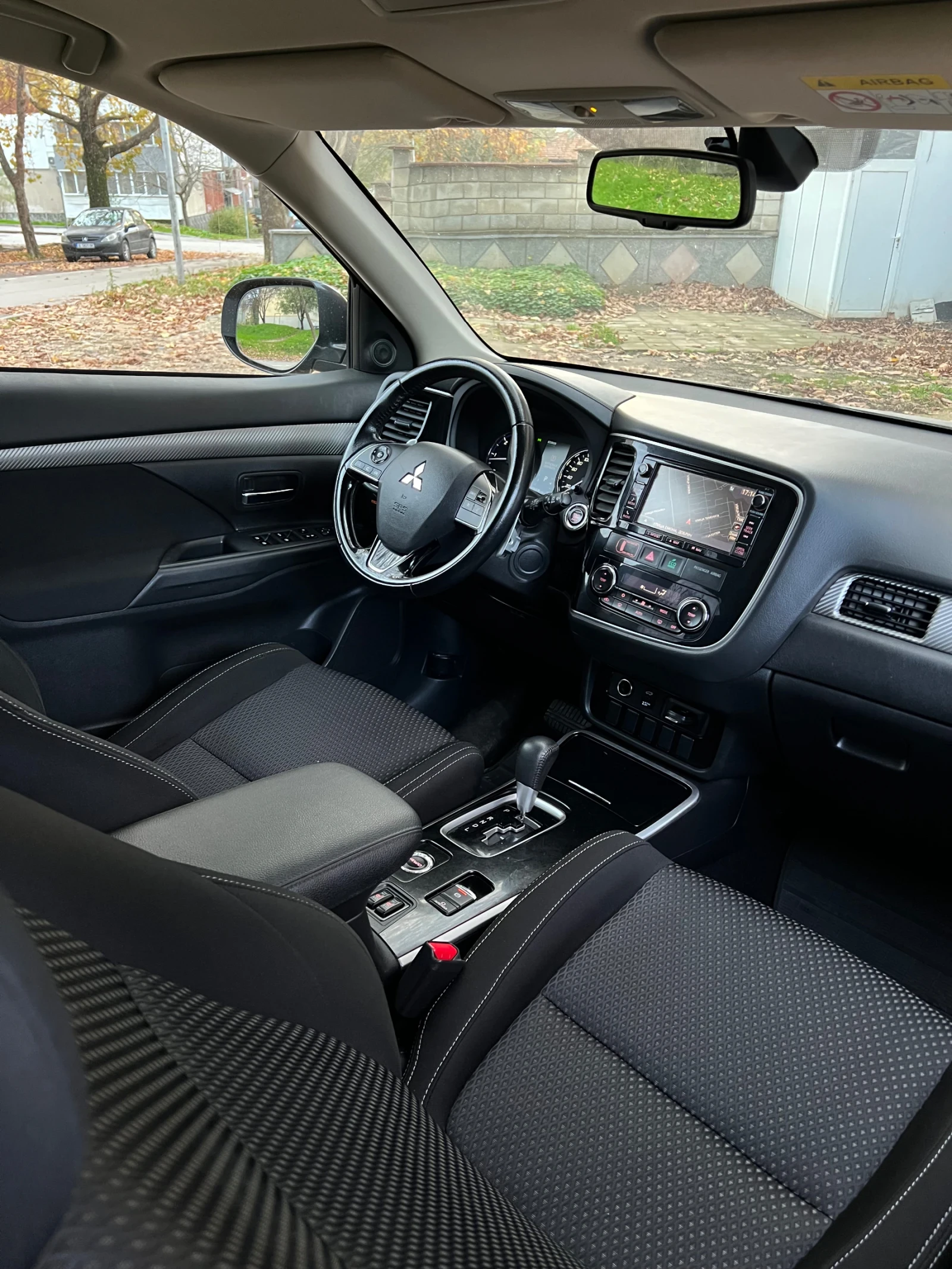 Mitsubishi Outlander, снимка 10 - Автомобили и джипове - 55277238